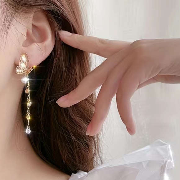 14K Gold Plated Pearl & Zircon Butterfly Tassel Earrings - Picture 5 of 5